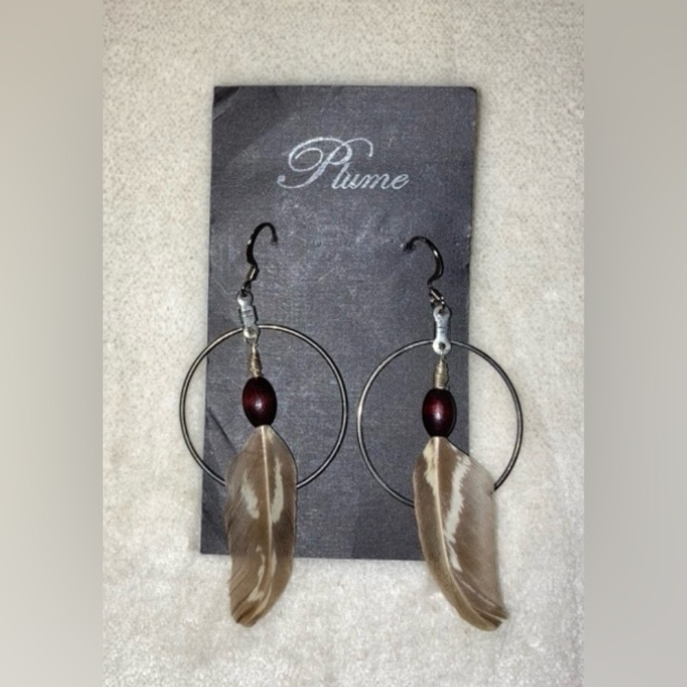 PRETTY Plume feather earrings with hoops and wooden beads